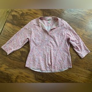 L.L. Bean button up top💝